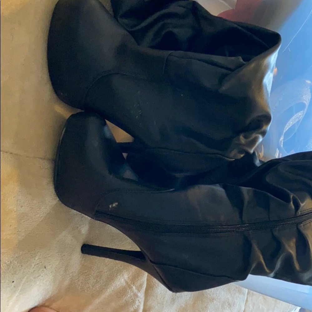Long heel boots